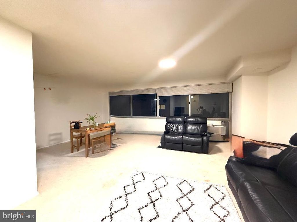 Image 2 of property listing at 4515 WILLARD AVE #2415S, Chevy Chase, MD 20815
