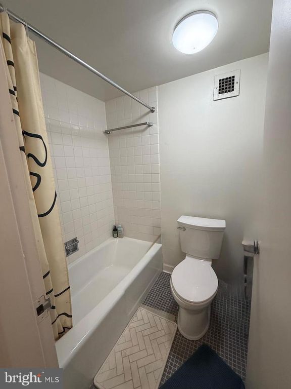 Image 6 of property listing at 4515 WILLARD AVE #2415S, Chevy Chase, MD 20815