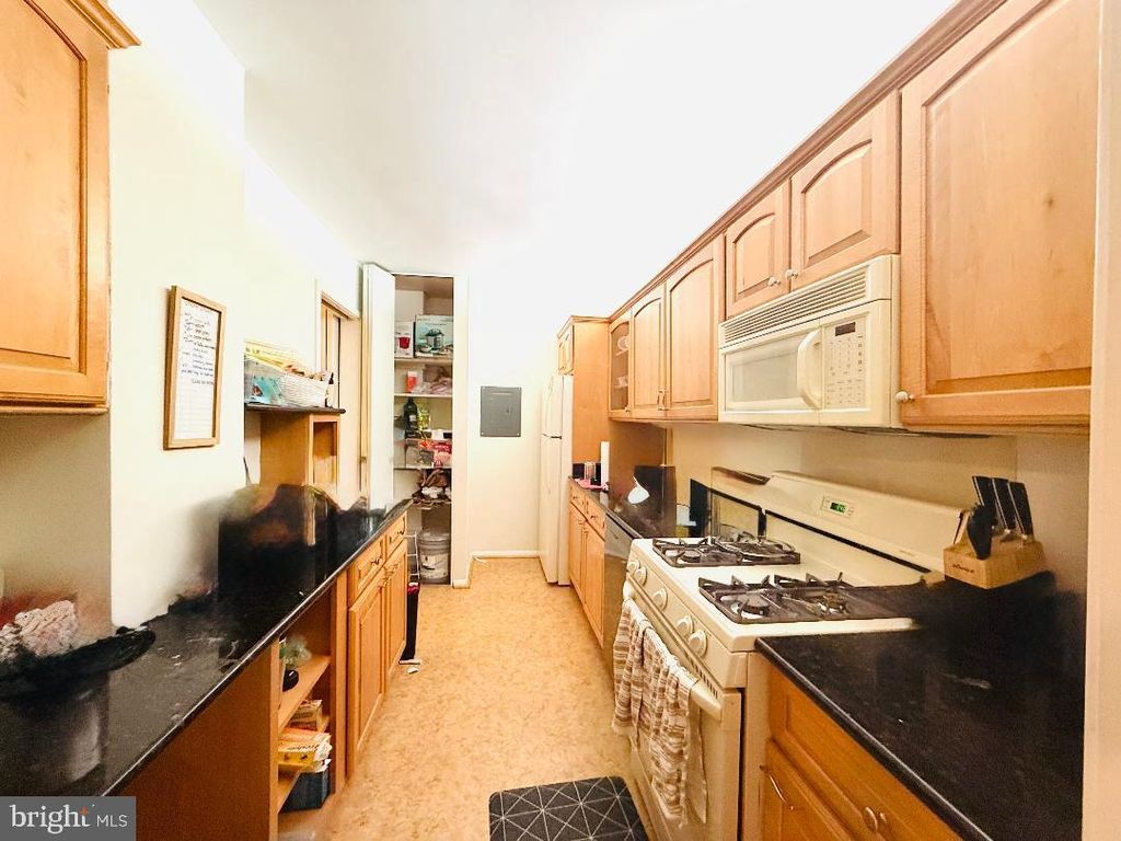 Image 7 of property listing at 4515 WILLARD AVE #2415S, Chevy Chase, MD 20815