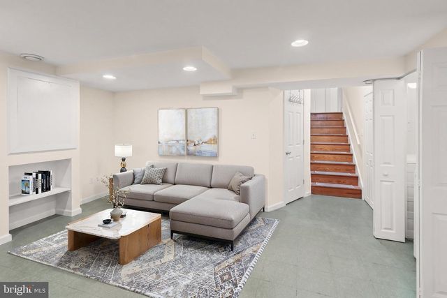 11400 CLOVERHILL DR, Silver Spring, MD 20902