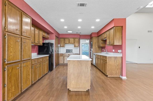 1957 County Road 107, Hutto, TX 78634