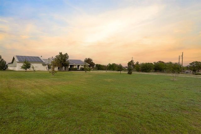 1957 County Road 107, Hutto, TX 78634