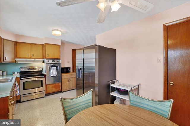 248 S 6TH ST, Mount Wolf, PA 17347