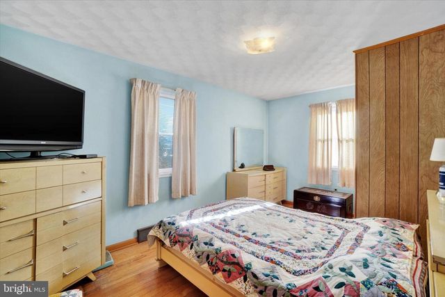 248 S 6TH ST, Mount Wolf, PA 17347