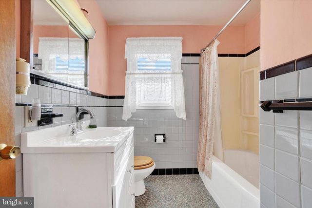 248 S 6TH ST, Mount Wolf, PA 17347