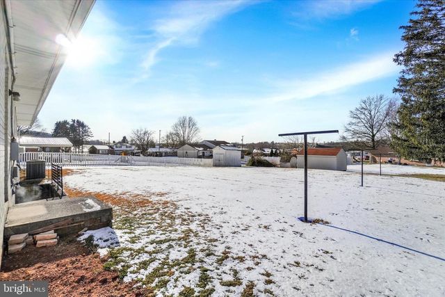 248 S 6TH ST, Mount Wolf, PA 17347