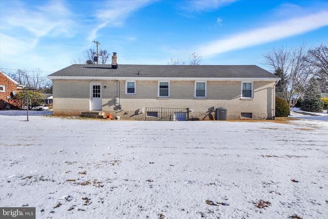 248 S 6TH ST, Mount Wolf, PA 17347