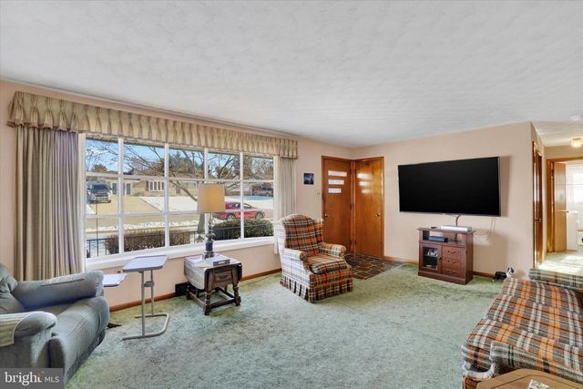 248 S 6TH ST, Mount Wolf, PA 17347