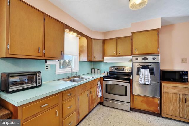 248 S 6TH ST, Mount Wolf, PA 17347