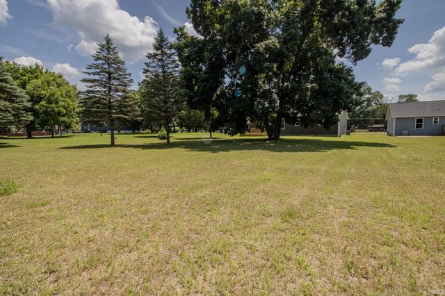 705 E St Louis Street, Knox, IN 46534