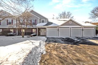 96 MIDHURST Court 201D, Naperville, IL 60565