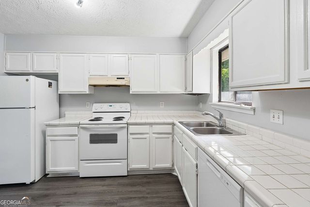 7055 Hania Drive, Fairburn, GA 30213