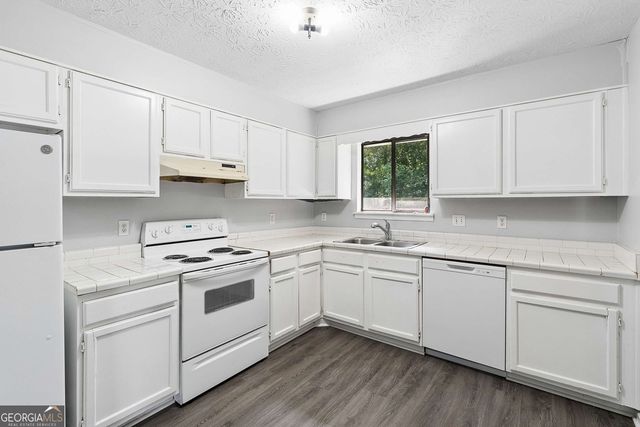 7055 Hania Drive, Fairburn, GA 30213