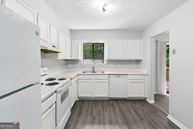 7055 Hania Drive, Fairburn, GA 30213
