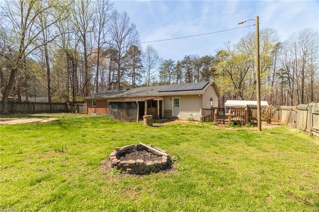8225 Easley Road, Walnut Cove, NC 27052