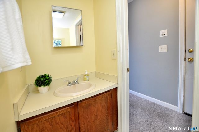3 Concorde Way B1, Windsor Locks, CT 06096