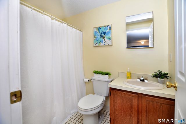 3 Concorde Way B1, Windsor Locks, CT 06096