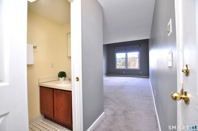 3 Concorde Way B1, Windsor Locks, CT 06096