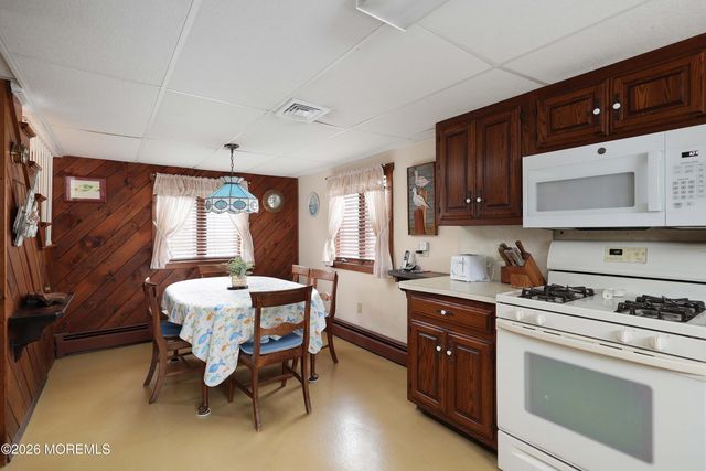 22 E Sea Way, Lavallette, NJ 08735