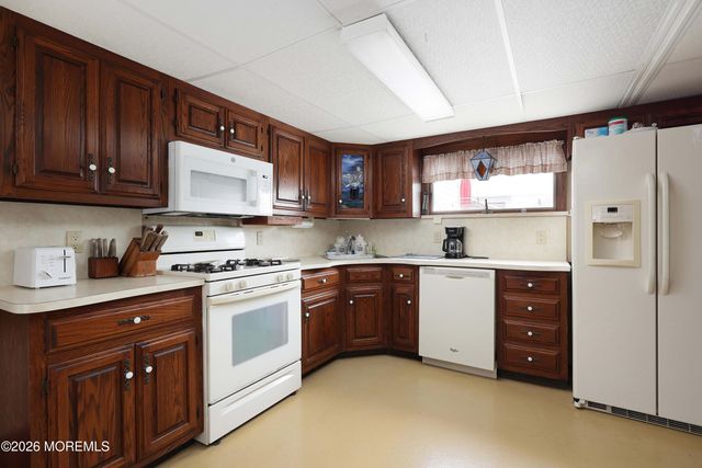 22 E Sea Way, Lavallette, NJ 08735