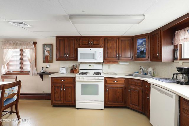 22 E Sea Way, Lavallette, NJ 08735