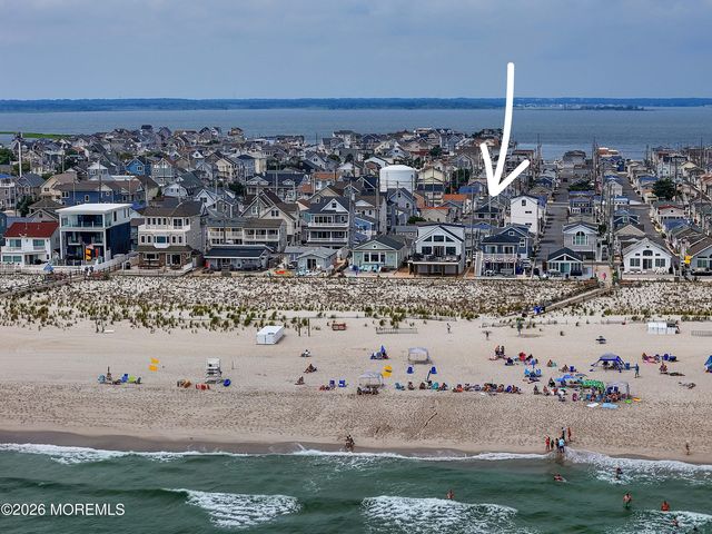 22 E Sea Way, Lavallette, NJ 08735