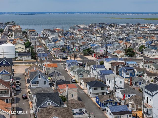 22 E Sea Way, Lavallette, NJ 08735