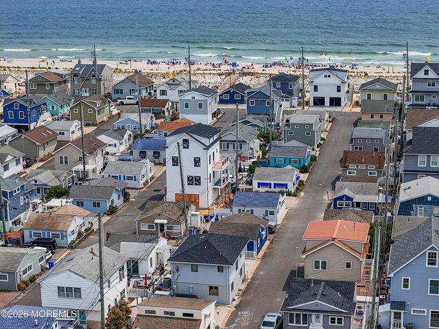22 E Sea Way, Lavallette, NJ 08735