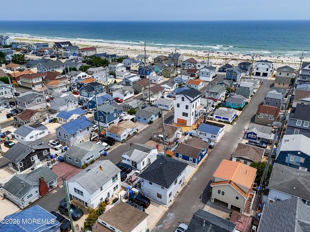 22 E Sea Way, Lavallette, NJ 08735