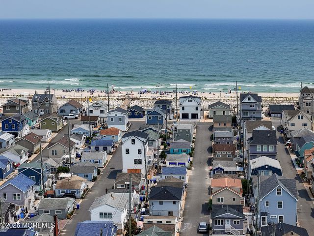 22 E Sea Way, Lavallette, NJ 08735