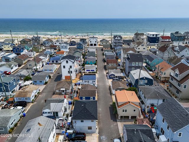 22 E Sea Way, Lavallette, NJ 08735