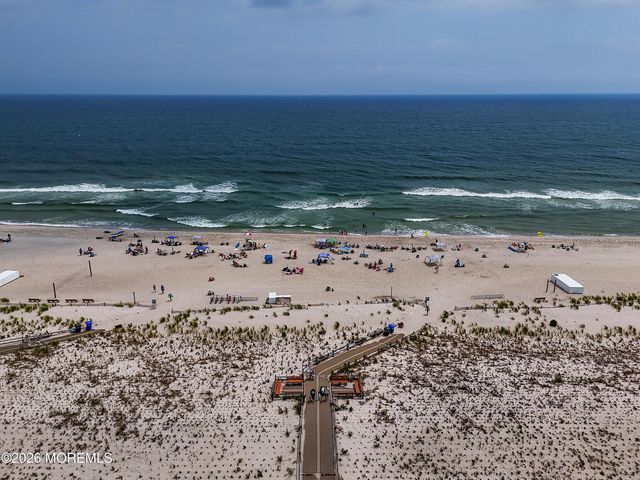 22 E Sea Way, Lavallette, NJ 08735