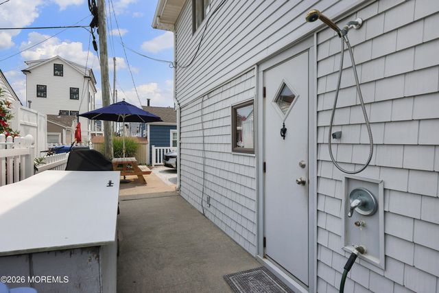 22 E Sea Way, Lavallette, NJ 08735