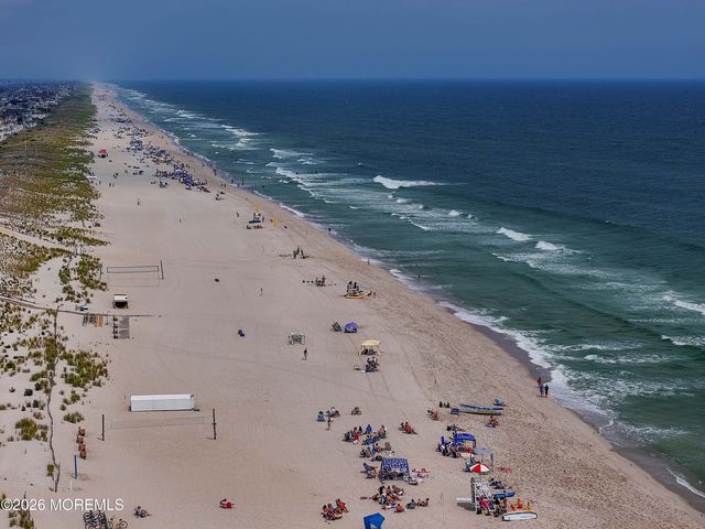 22 E Sea Way, Lavallette, NJ 08735