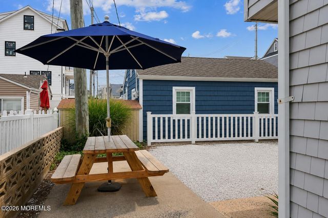 22 E Sea Way, Lavallette, NJ 08735
