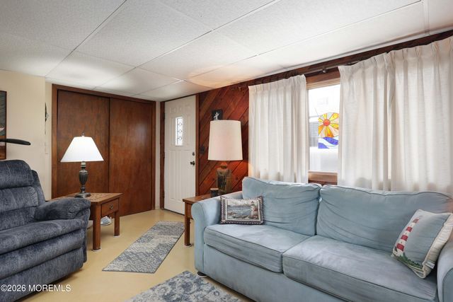 22 E Sea Way, Lavallette, NJ 08735