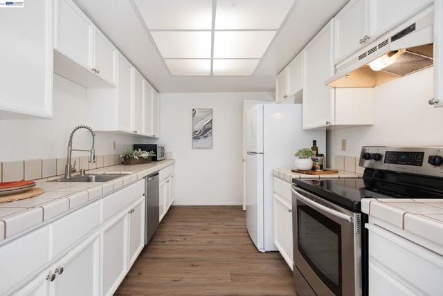 3754 Stoneglen N, Richmond, CA 94806