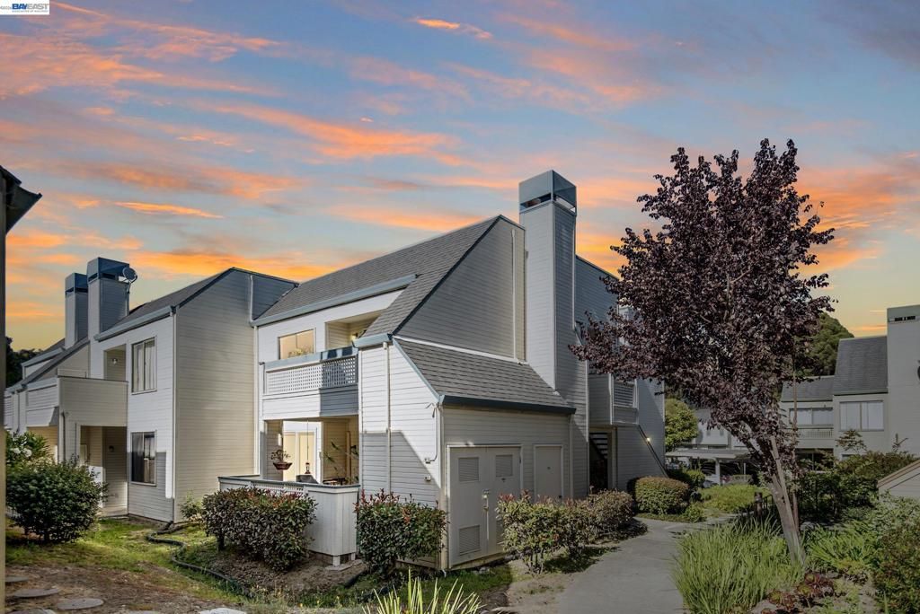 Image 1 of property listing at 3754 Stoneglen N, Richmond, CA 94806