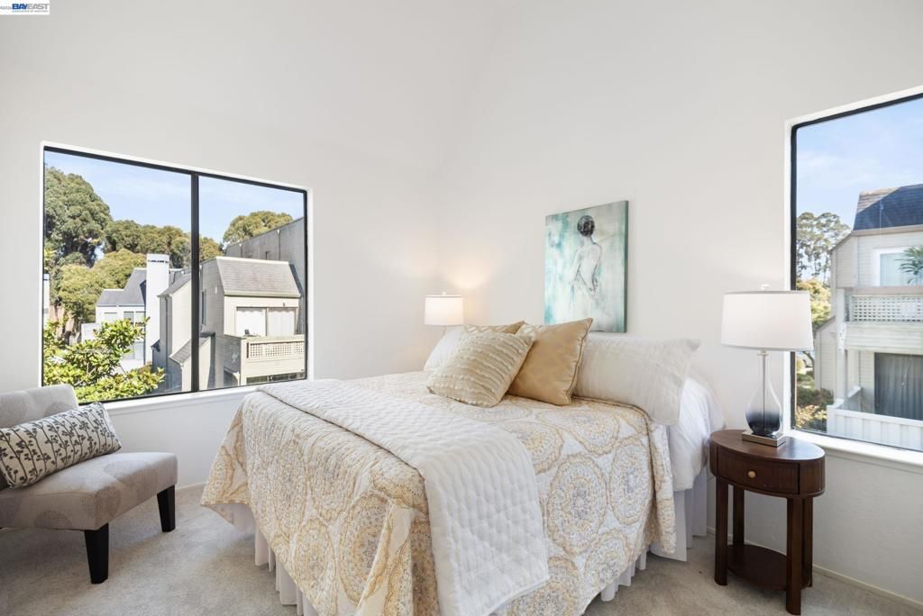 Image 12 of property listing at 3754 Stoneglen N, Richmond, CA 94806