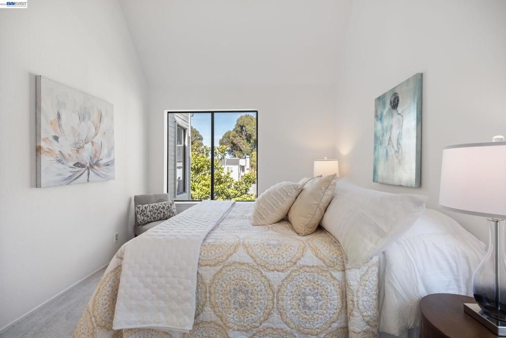 Image 13 of property listing at 3754 Stoneglen N, Richmond, CA 94806