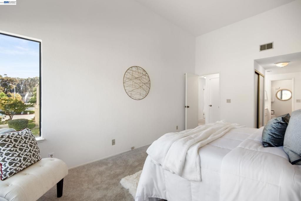 Image 16 of property listing at 3754 Stoneglen N, Richmond, CA 94806