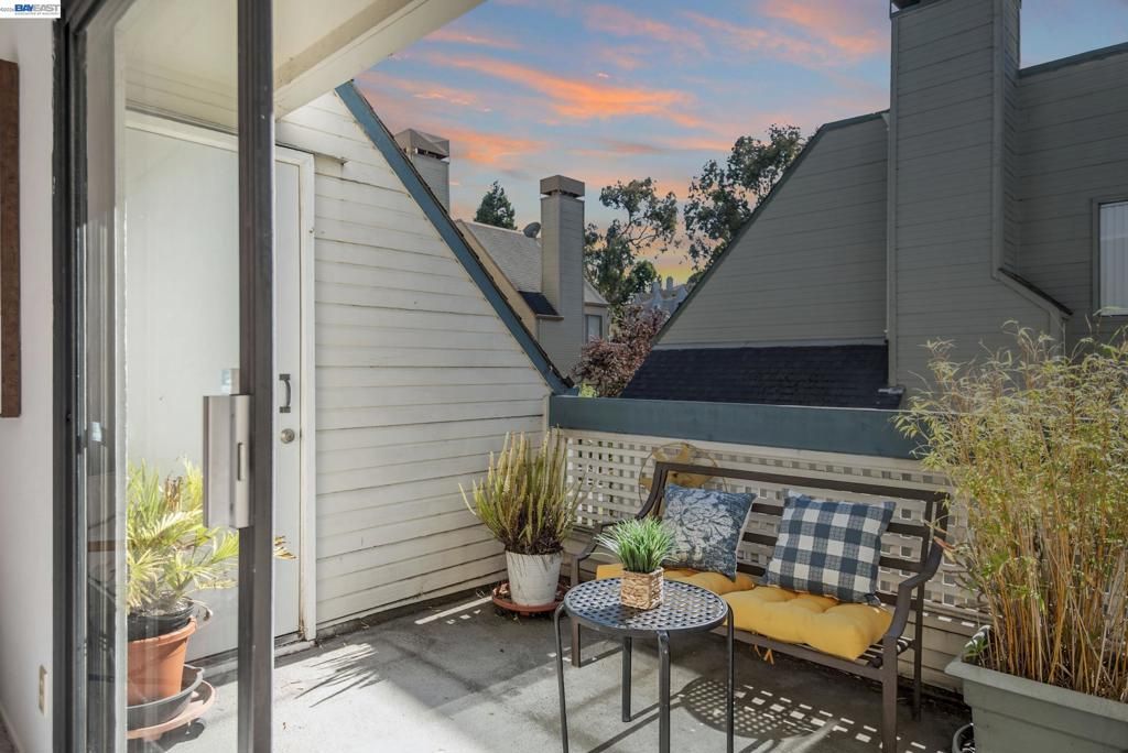 Image 21 of property listing at 3754 Stoneglen N, Richmond, CA 94806