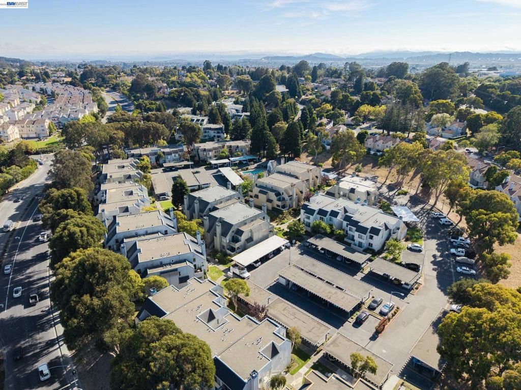 Image 28 of property listing at 3754 Stoneglen N, Richmond, CA 94806