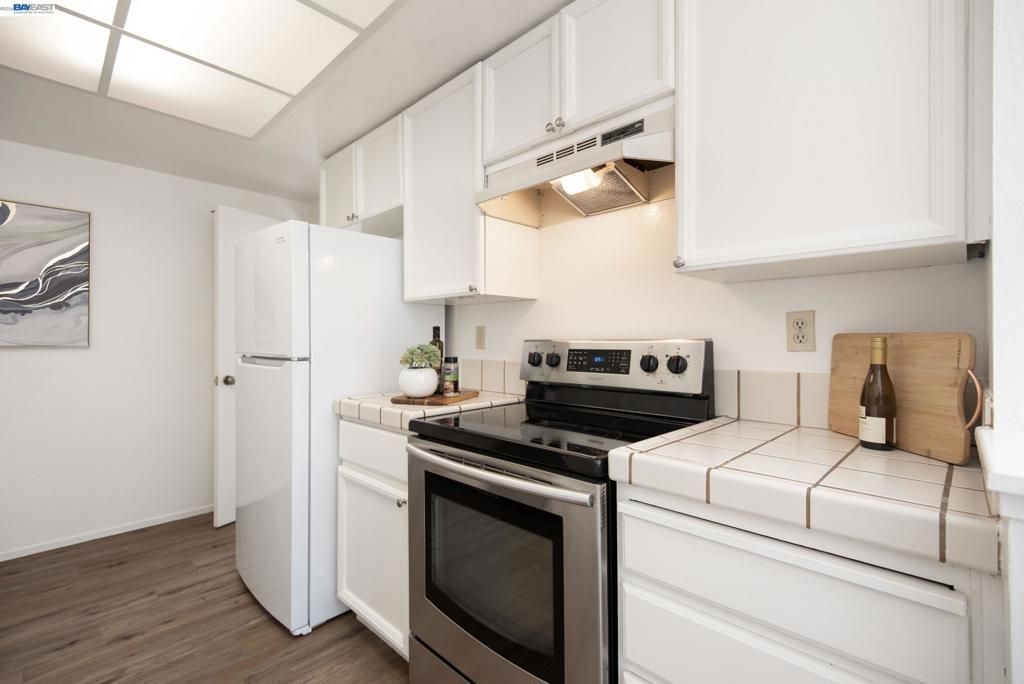 Image 9 of property listing at 3754 Stoneglen N, Richmond, CA 94806