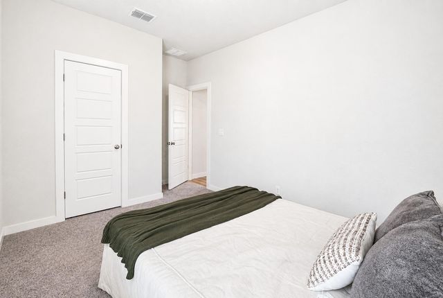 1924 Split Rock RD, New Braunfels, TX 78130