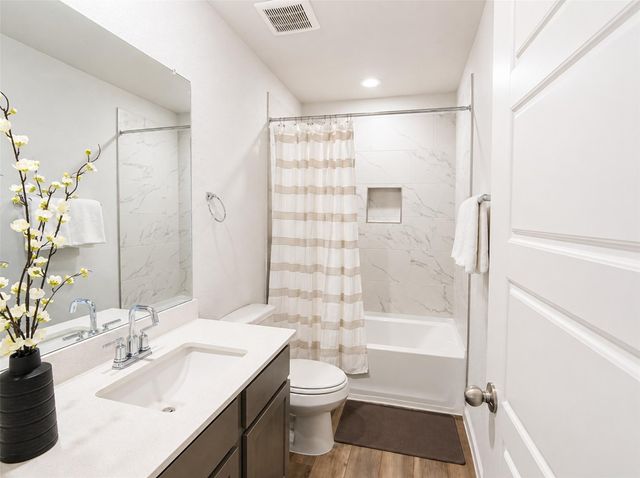 1924 Split Rock RD, New Braunfels, TX 78130