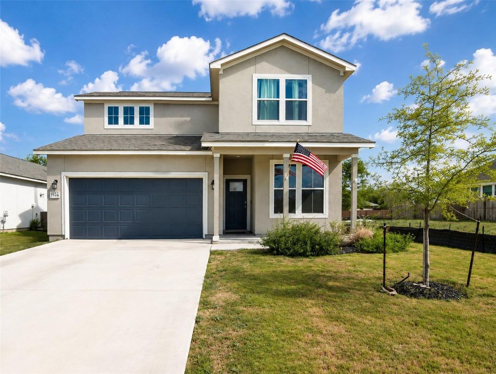 1924 Split Rock RD, New Braunfels, TX 78130
