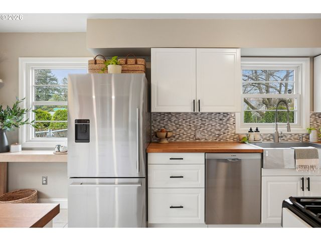 7436 N SEWARD Ave, Portland, OR 97217