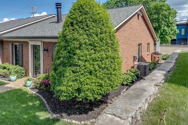 142 Academy Sq, Nashville, TN 37210