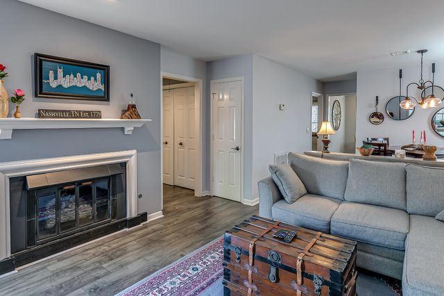 142 Academy Sq, Nashville, TN 37210